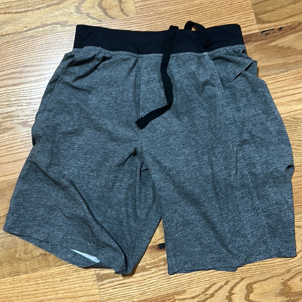 Men’s lulu lemon linerless athletic shorts